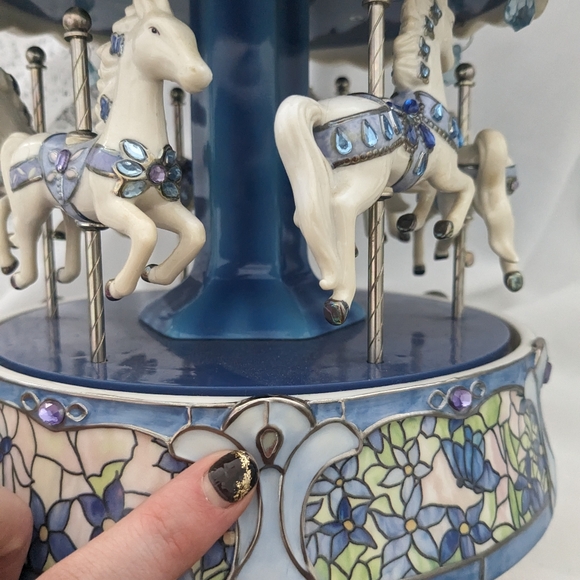 Dream Dancers illuminated Musical Carousel Ardleigh-Elliott 74469 signed as is - Picture 12 of 12